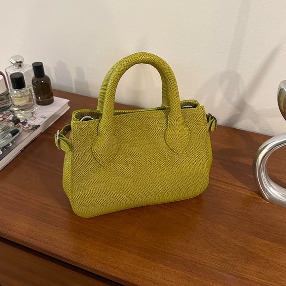 Reformation green purse - Picture 2 of 4